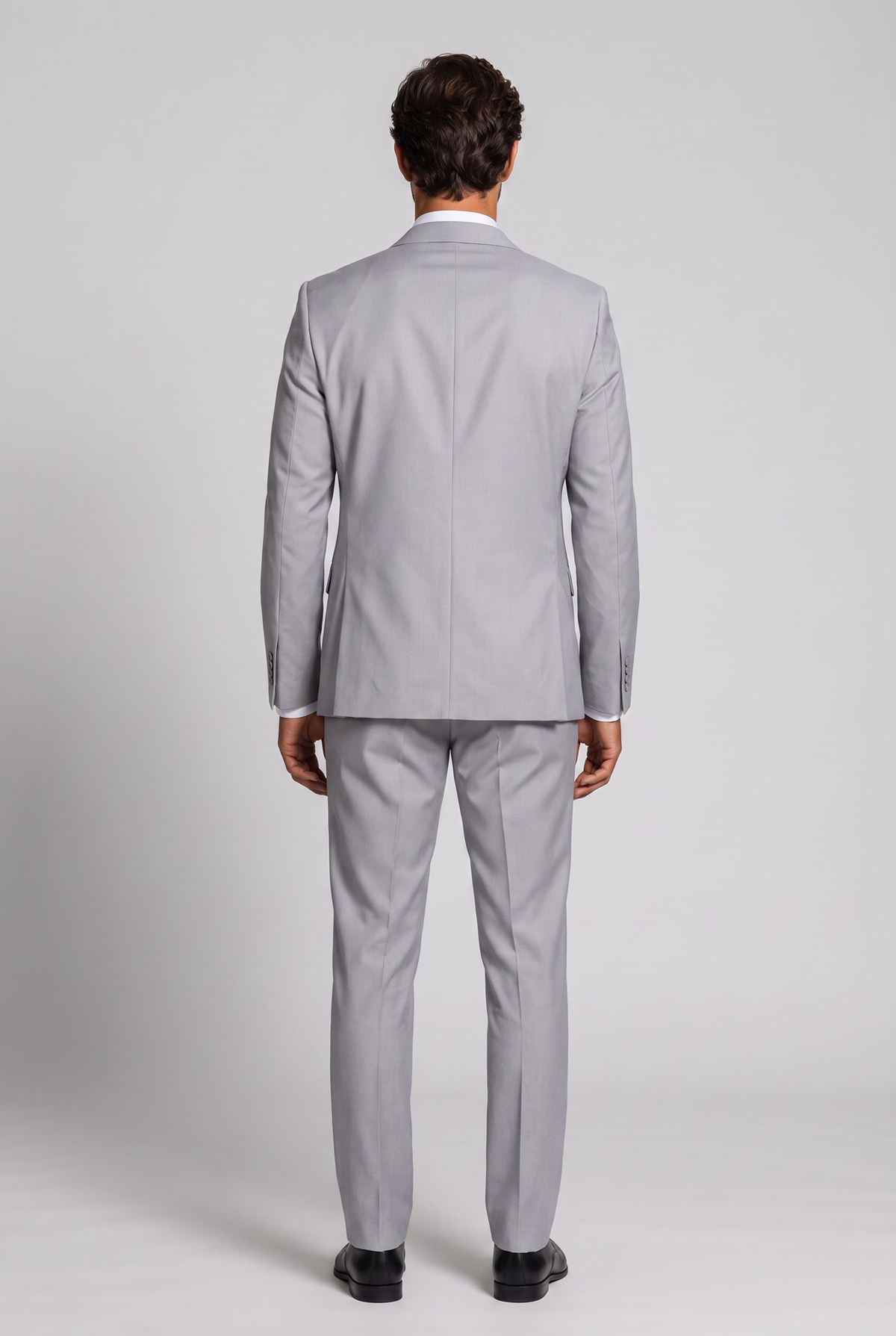 Costume Cinza Claro - pose 3