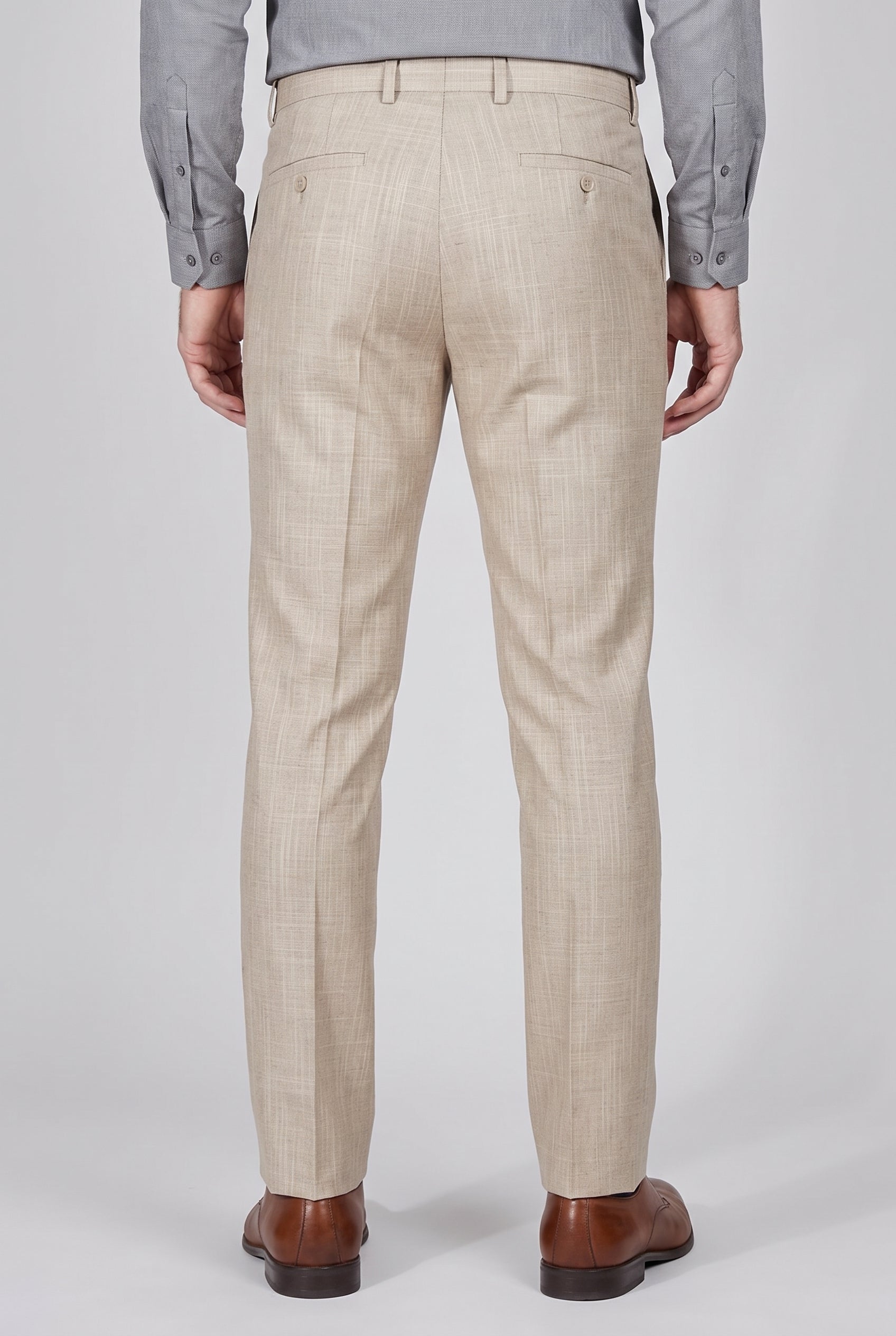 Calça Melange Bege Plus - modelo costas