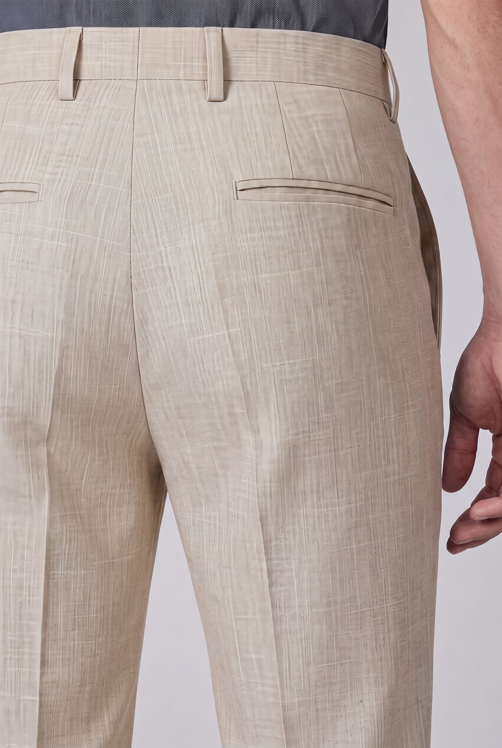 Calça Melange Bege Plus - close cós traseiro