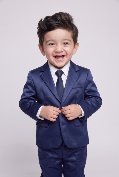 Costume Infantil Slim Italiano Prada Azul Marinho - Nicolas sorrindo