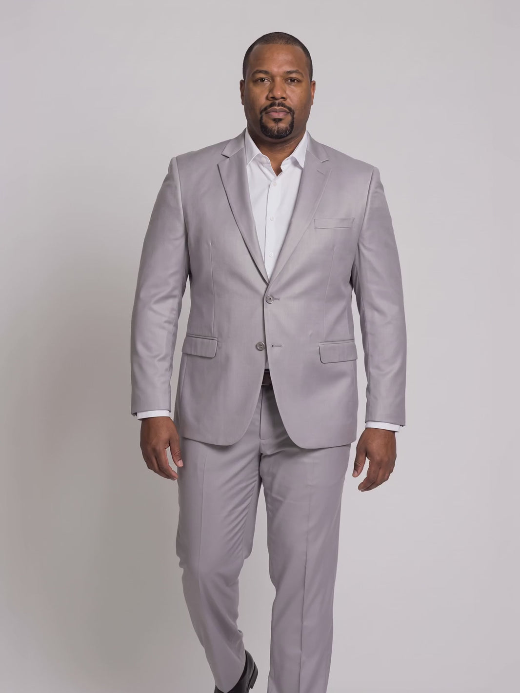 Costume Plus Size Poliviscose Cinza Claro em movimento