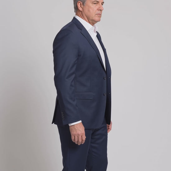 Costume Plus Size Poliviscose Azul Marinho em movimento