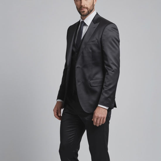 Terno Slim Italiano Prada - Preto em movimento