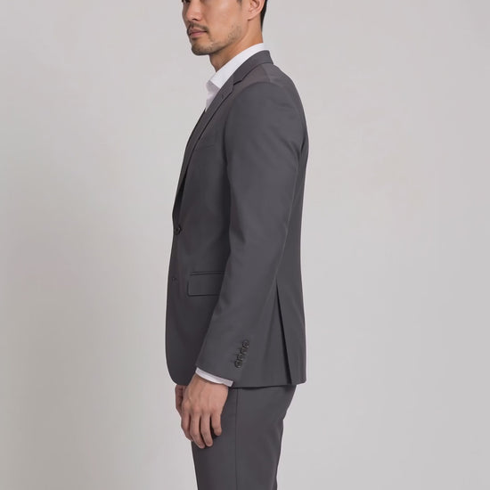 Costume Regular Italiano Microfibra Grafite em movimento