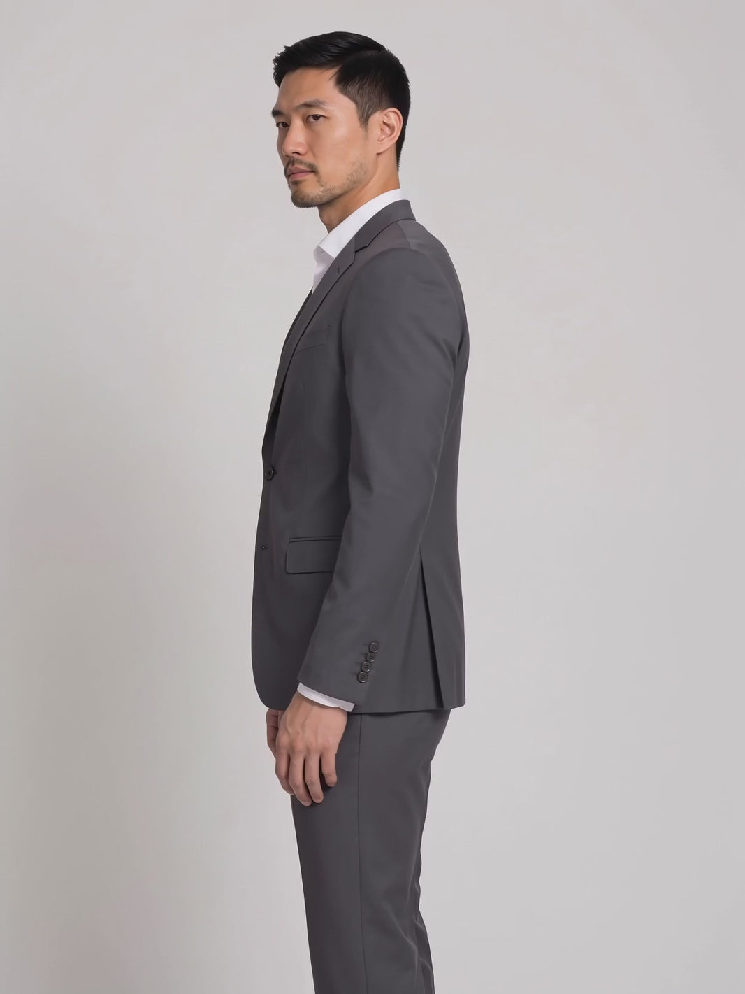 Costume Regular Italiano Microfibra Grafite em movimento