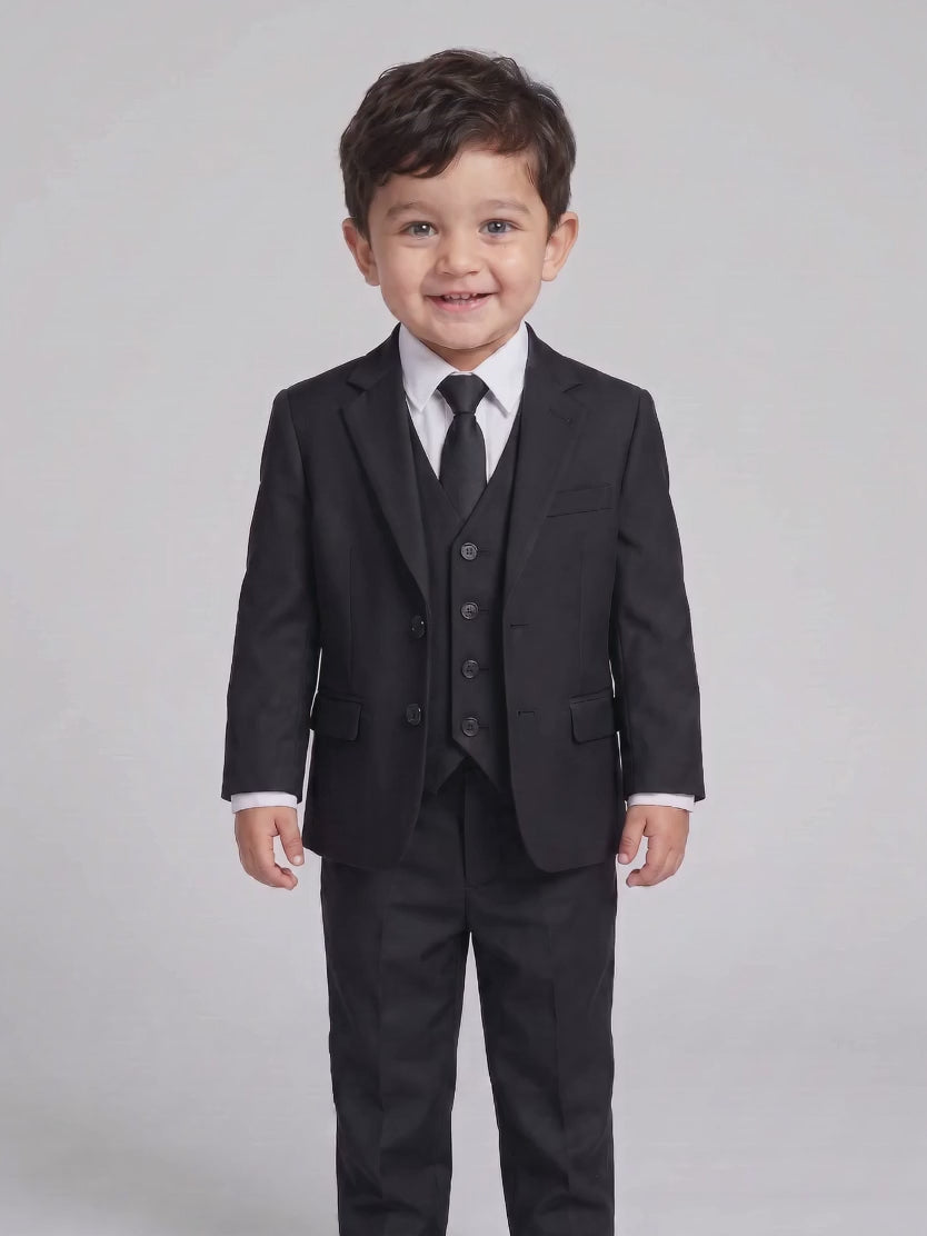 Terno Infantil Microfibra Preto em movimento