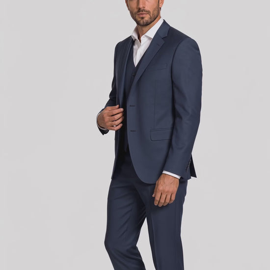 Terno Slim Italiano Poliviscose Azul Marinho em movimento