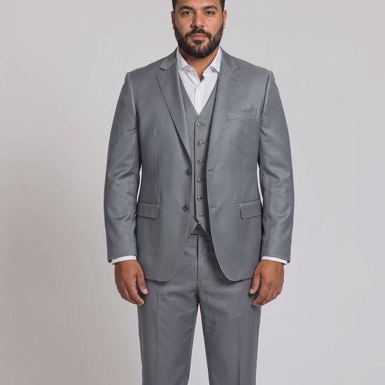 Terno Plus Size Poliviscose Cinza Médio em movimento