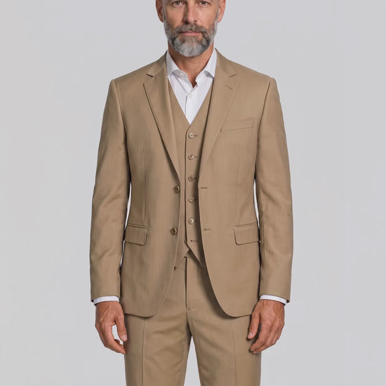 Terno Slim Italiano Poliviscose Cáqui em movimento