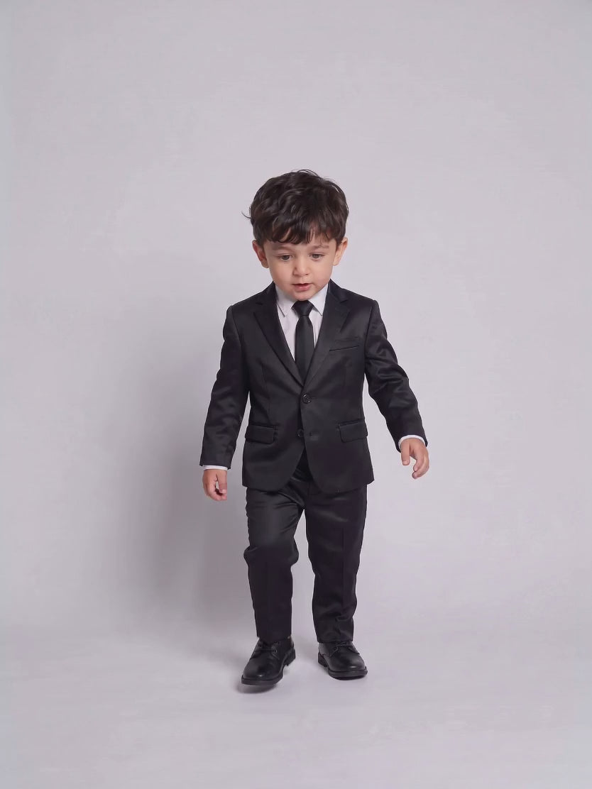 Costume Infantil Poliviscose Preto em movimento