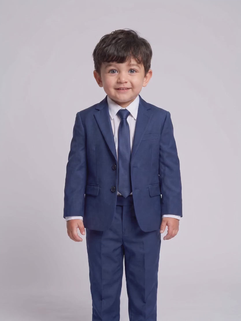 Costume Infantil Microfibra Azul Indico em movimento