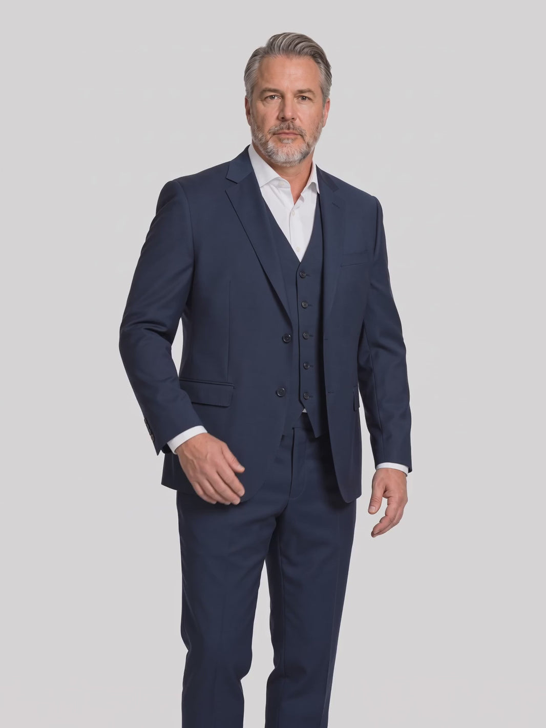 Terno Plus Size Microfibra Azul Marinho em movimento