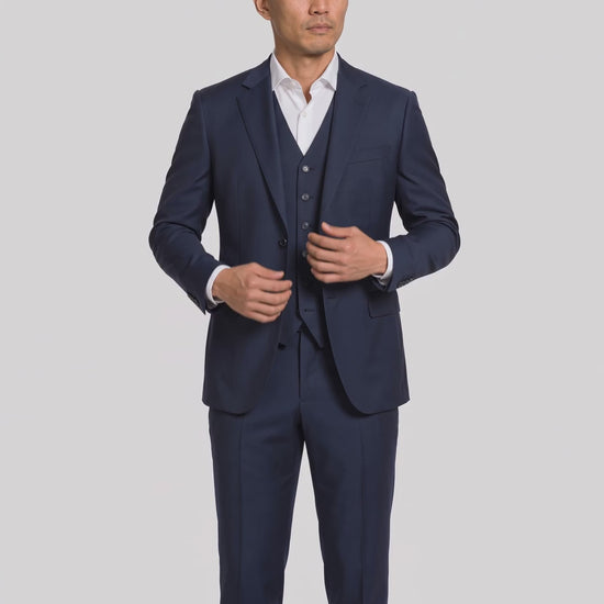 Terno Slim Italiano La Fria - Azul Marinho em movimento