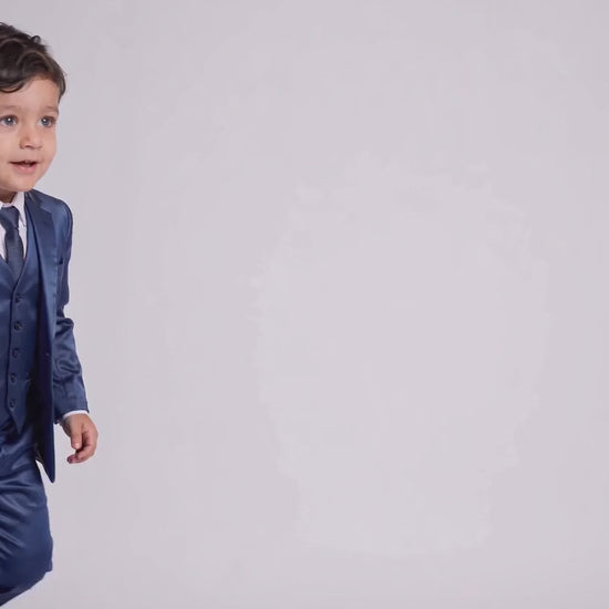 Terno Infantil Poliviscose Azul Indico em movimento