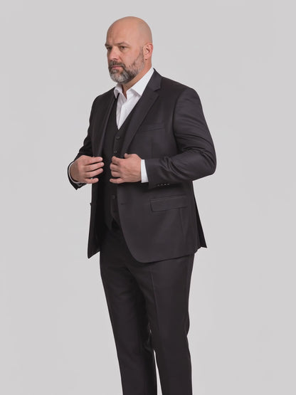 Terno Plus Size Poliviscose Preto em movimento