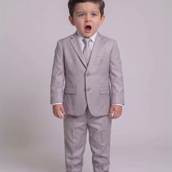 Costume Infantil Poliviscose Cinza Claro em movimento