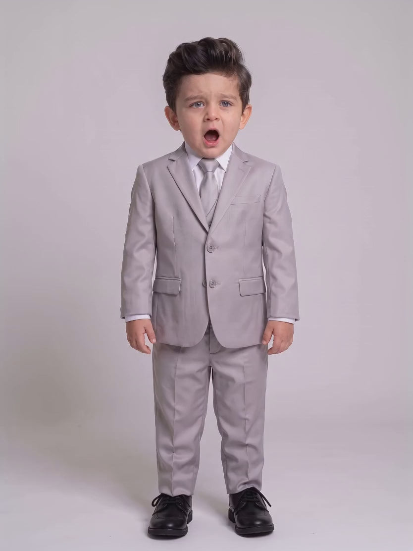 Costume Infantil Poliviscose Cinza Claro em movimento