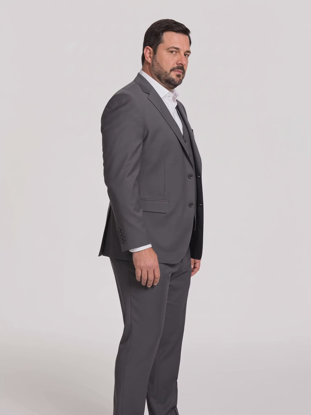 Terno Plus Size Microfibra Chumbo em movimento
