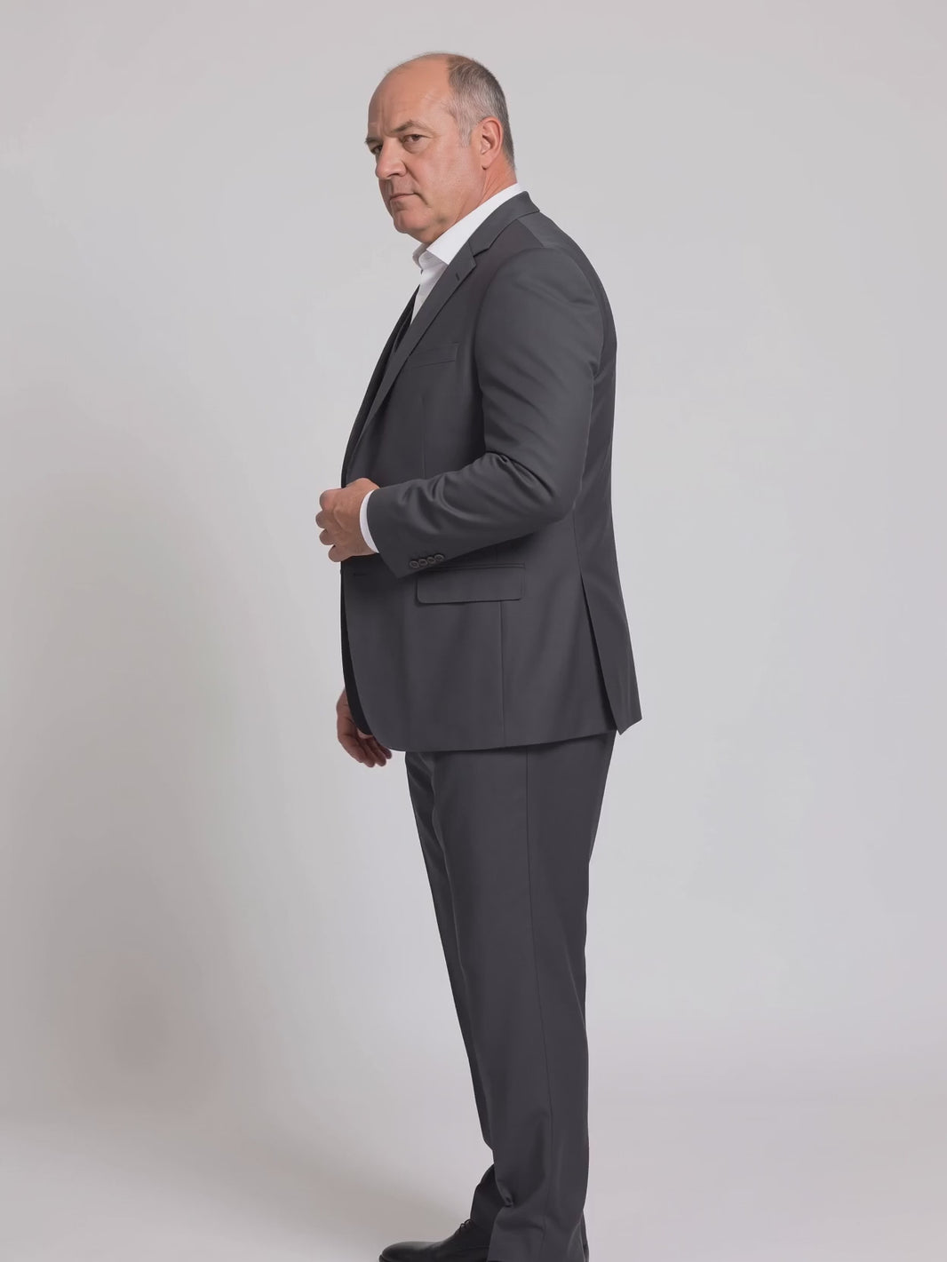 Terno Plus Size Microfibra Grafite em movimento