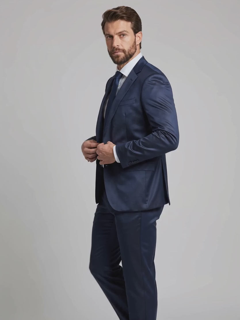 Costume Prada Azul Marinho em movimento