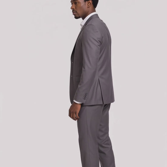 Terno Slim Italiano Poliviscose Chumbo em movimento