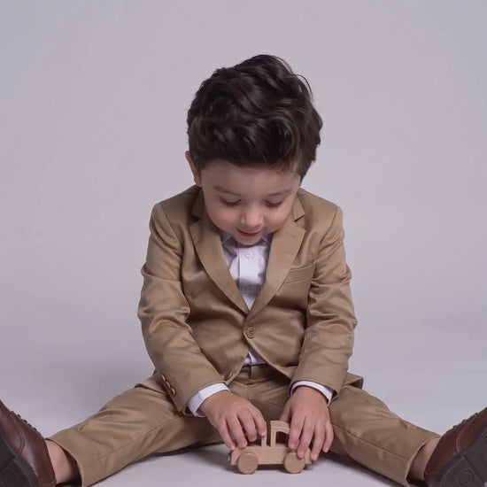 Costume Infantil Poliviscose Caqui em movimento